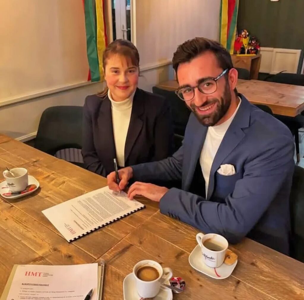 Britt-&-Rick-sign-contract