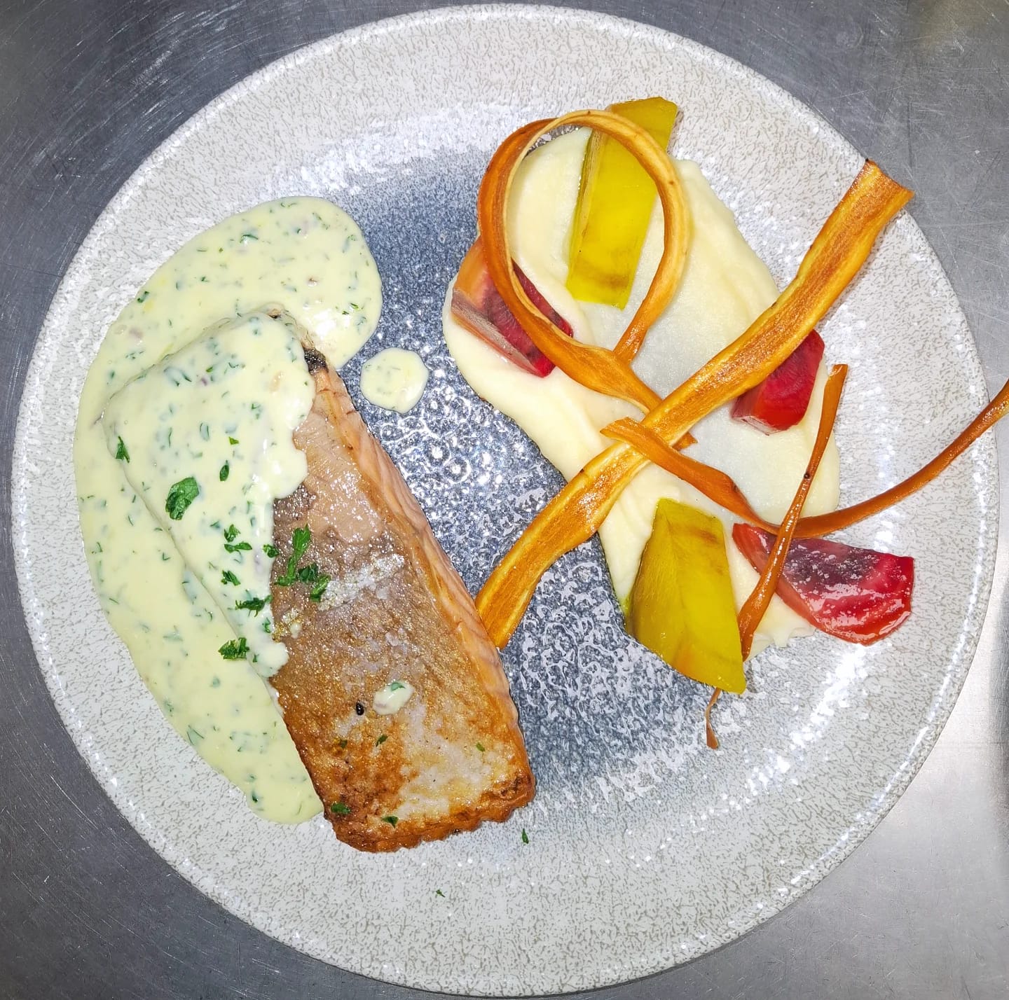 Zalm met saus BRick Landgraaf